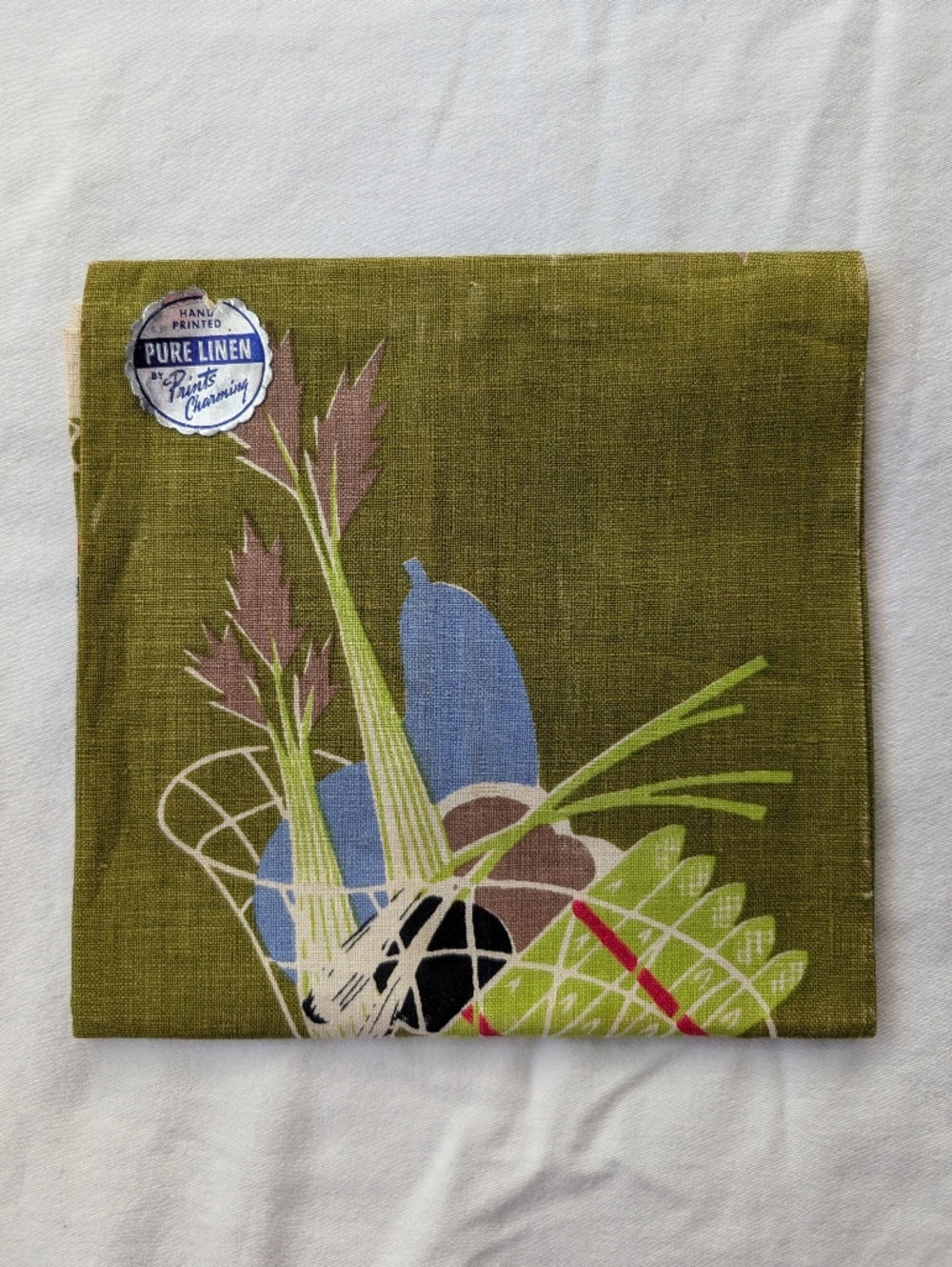 Vintage Prints Charming Vegetable Print Linen Dish Towel in Olive Green and Red - Picture 16 of 16